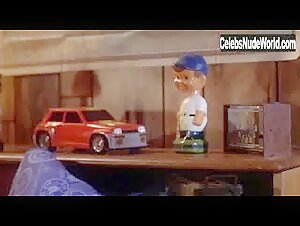 Keri Russell in Eight Days a Week (1997) 18