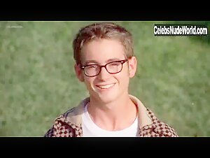 Keri Russell in Eight Days a Week (1997) 4