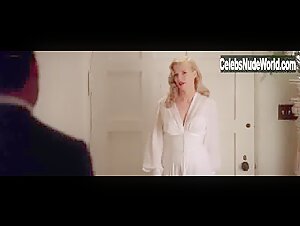 Kim Basinger in L.A. Confidential (2002) 13