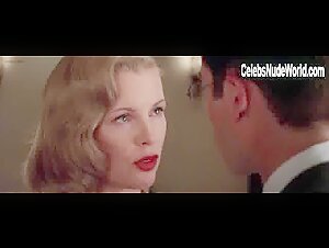 Kim Basinger in L.A. Confidential (2002) 19