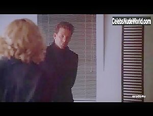 Kim Basinger Sensual , Blonde in Nine and half Weeks (1986) 4