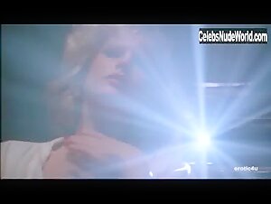 Kim Basinger Stocking , Blonde in Nine and half Weeks (1986) 9