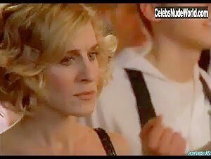 Kim Cattrall in Sex and the City (series) (1998) 12