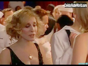 Kim Cattrall in Sex and the City (series) (1998) 9