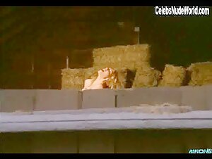 Kim Cattrall Outdoor , Hot in Sex and the City (series) (1998) 7