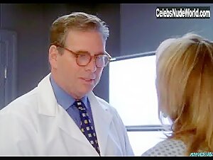 Kim Cattrall Flasing , boobs in Sex and the City (series) (1998) 19