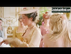 Kirsten Dunst in Marie Antoinette (2006) 8