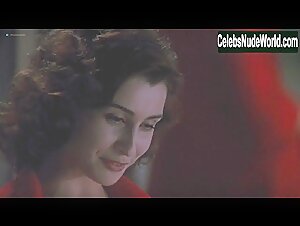 Claudia Koll in Cosi fan tutte (1992) 10