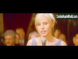 Kristen Bell in When in Rome (2010) 11