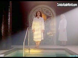 Kristin Davis in Sex and the City (series) (1998) 1