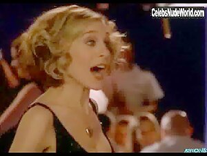 Kristin Davis Blonde , Flasing boobs in Sex and the City (series) (1998) 15