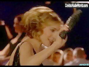 Kristin Davis Blonde , Flasing boobs in Sex and the City (series) (1998) 16