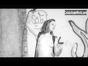 Laetizia Venezia Tarnowska in Rose, c'est Paris (2010)