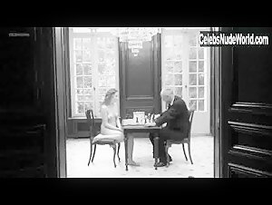 Laetizia Venezia Tarnowska in Rose, c'est Paris (2010) 18