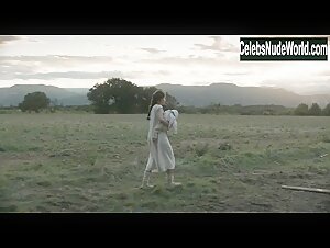 Laetitia Casta in L'incroyable histoire du facteur Cheval (2018) 15