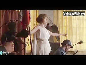 Laetitia Casta Sexy Dress , Brunette in La jeune fille et les loups (2008) 4
