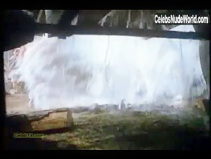 Lana Clarkson in Barbarian Queen II: The Empress Strikes Back (1989) 5