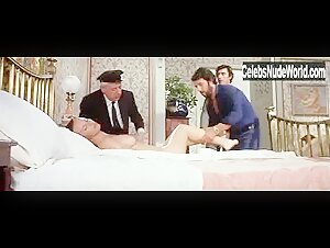 Laura Antonelli in Il merlo maschio (1971) 19