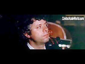 Laura Antonelli in Il merlo maschio (1971) 20