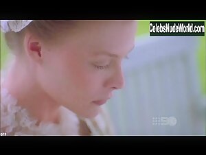 Laura Benson in Dangerous Liaisons (1988) 19