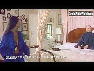 Laura Gemser boobs , Vinatge in Emanuelle in America (1977) 8