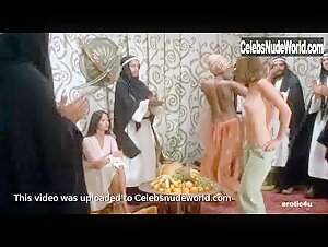 Laura Gemser in Emanuelle nera: Orient reportage (1976) 10