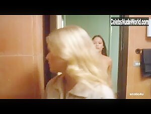 Laura Gemser Hairy Pussy , Shower in Emanuelle nera: Orient reportage (1976) 8