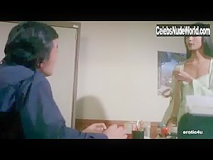 Laura Gemser boobs , Brunette in Emanuelle nera: Orient reportage (1976) 7