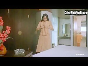 Laura Gemser Vintage , Gets Undressed in Emanuelle nera: Orient reportage (1976) 11