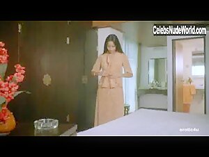 Laura Gemser Vintage , Gets Undressed in Emanuelle nera: Orient reportage (1976) 14