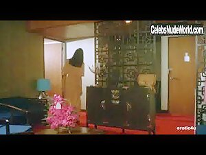 Laura Gemser Vintage , Gets Undressed in Emanuelle nera: Orient reportage (1976) 3