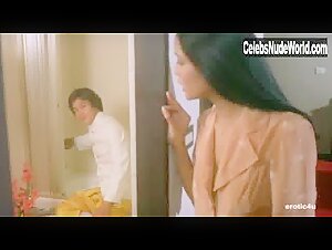 Laura Gemser Vintage , Gets Undressed in Emanuelle nera: Orient reportage (1976) 6