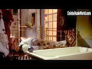 Laura Gemser in La mujer de la tierra caliente (1978) 16