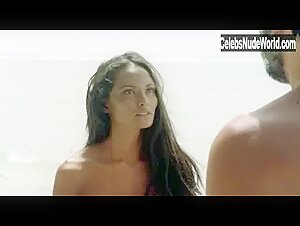 Laura Gemser in Le notti erotiche dei morti viventi (1980) 5