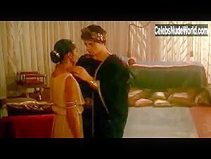 Laura Gemser in Caligola: La storia mai raccontata (1982) 13