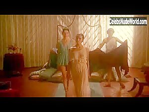 Laura Gemser in Caligola: La storia mai raccontata (1982) 9