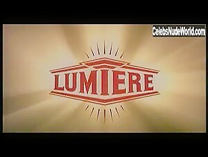Laura Gemser in Emanuelle - Perche violenza alle donne (1977) 1