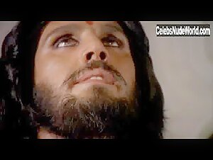 Laura Gemser Hairy Pussy , boobs in Emanuelle - Perche violenza alle donne (1977) 10