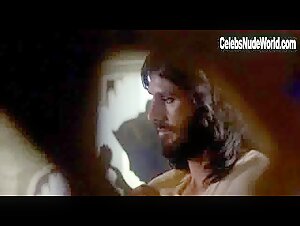 Laura Gemser Hairy Pussy , boobs in Emanuelle - Perche violenza alle donne (1977) 3