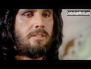 Laura Gemser Hairy Pussy , boobs in Emanuelle - Perche violenza alle donne (1977) 9