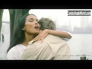 Laura Gemser Couple , Brunette in Emanuelle e gli ultimi cannibali (1977) 11