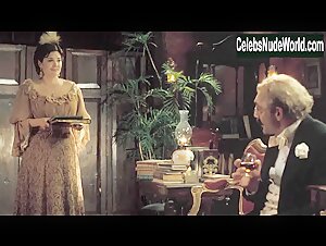 Laura Harring in Love in the Time of Cholera (2007) 2