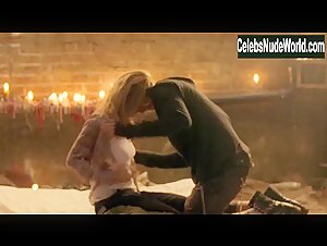 Laura Ramsey in 1 Out of 7 (2011) 1