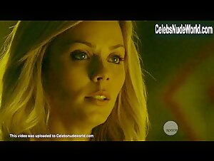 Laura Vandervoort Blonde , Sensual in Bitten (series) (2014) 15