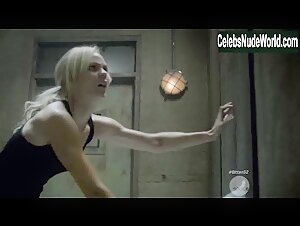 Laura Vandervoort Lingerie , Blonde in Bitten (series) (2014) 19