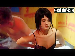 Laura Wiggins Nipple , Couple in Shameless (series) (2011) 17