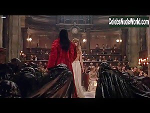 Laure Marsac in Interview with the Vampire: The Vampire Chronicles (1994) 13