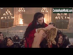 Laure Marsac in Interview with the Vampire: The Vampire Chronicles (1994) 18