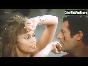 Lauren Hutton in Permette, Rocco Papaleo (1971) 13