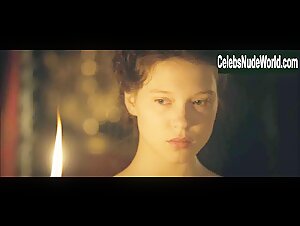 Lea Seydoux Costume, Hairy Pussy in Les adieux a la reine (2012) 9